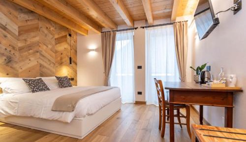 Triple Room with Mountain View