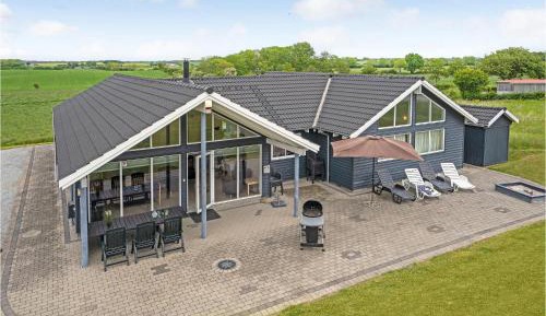 Five-Bedroom Holiday Home