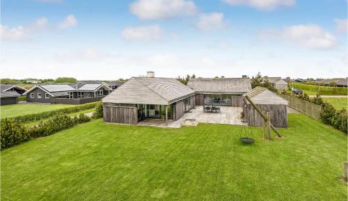 Four-Bedroom Holiday Home