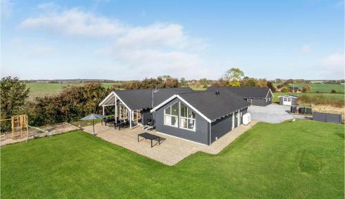 Five-Bedroom Holiday Home