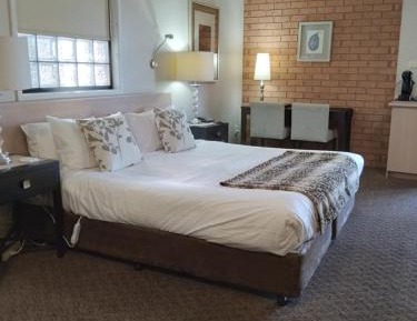 Executive Queen Room