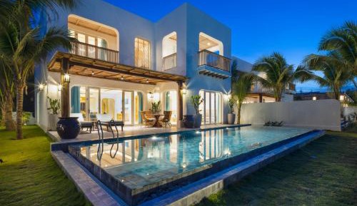 Three-Bedroom Pool Villa with Ocean View