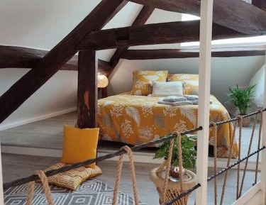 King Studio with Sofa Bed