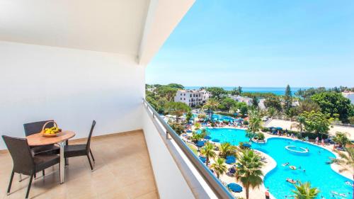 One-Bedroom Apartment with Sea View