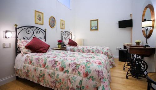 Double or Twin Room with Private External Bathroom