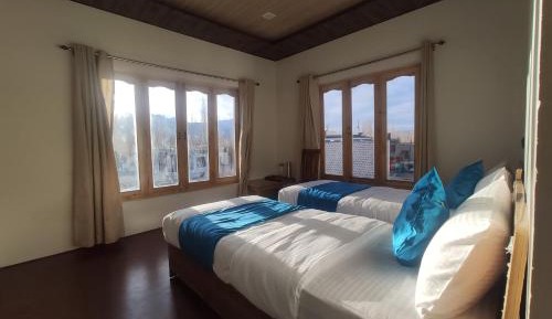 Double Room with Private Bathroom