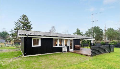 Three-Bedroom Holiday Home 