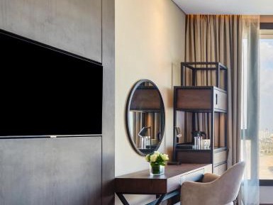 Standard Twin Room with Walk-In Shower