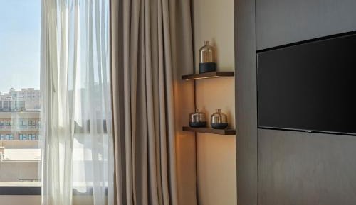 Premium King Suite with View