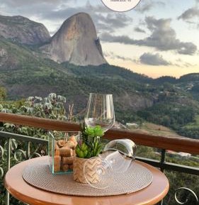 Apartment with Mountain View