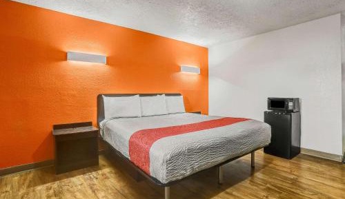 King Room - Non-Smoking