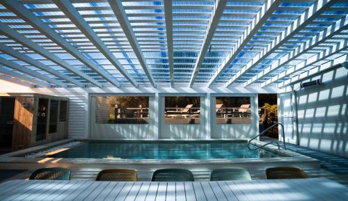 Family Room with Garden View