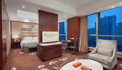 Superior King Suite - Non-Smoking