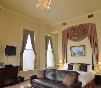 King Suite with Spa Bath