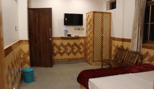 Deluxe Double or Twin Room