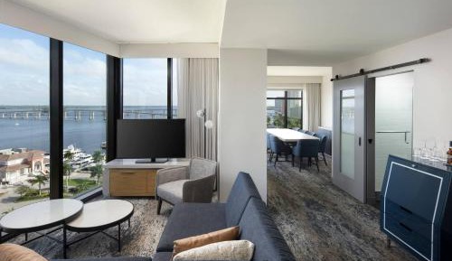 Grand Living-Dining Suite, 1 Bedroom Presidential Suite