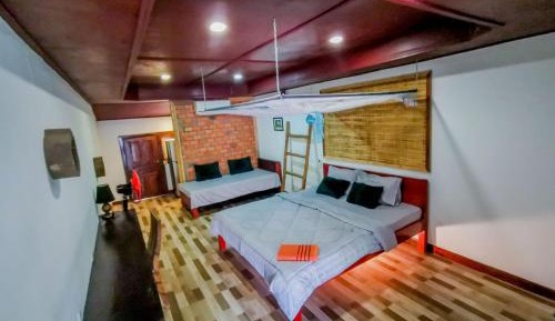 King Studio with Sofa Bed