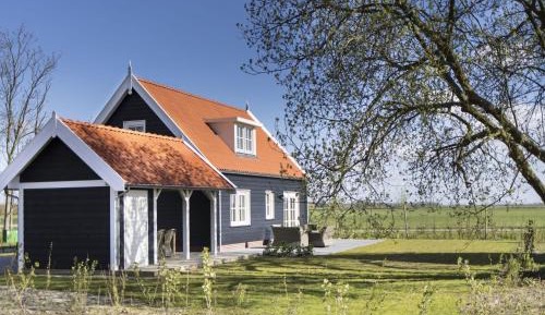 Three-Bedroom Holiday Home 