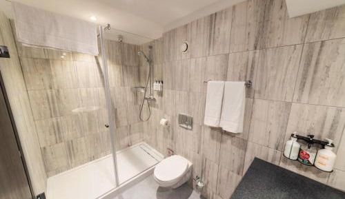 King Suite - Non-Smoking