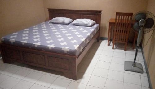 Standard Double Room with Shared Bathroom