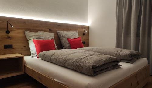 Apartment with Mountain View