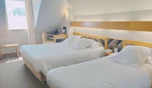 Comfort Triple Room with One Queen Bed and One Single Bed - Non-Smoking