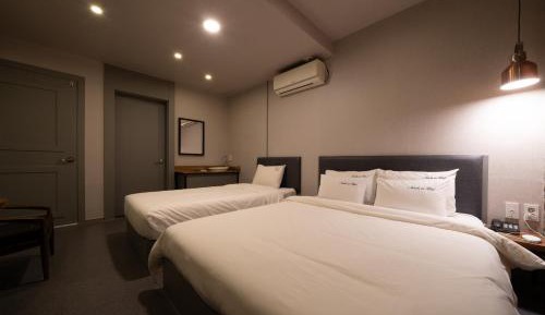 Deluxe Twin Room