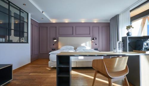 Suite with Mountain View