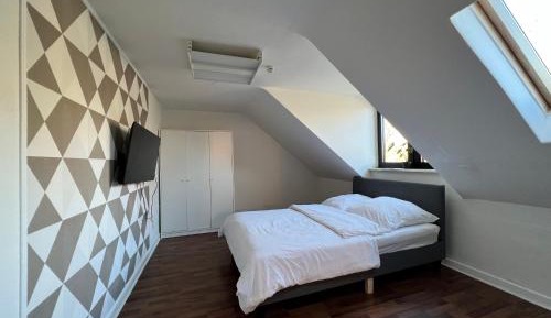 Apartment with Lake View