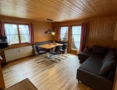 Apartment with Mountain View