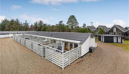 One-Bedroom Holiday Home
