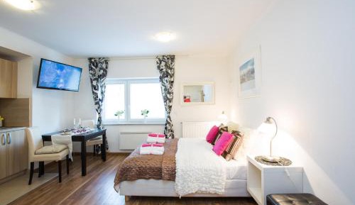 Studio (2 Adults)