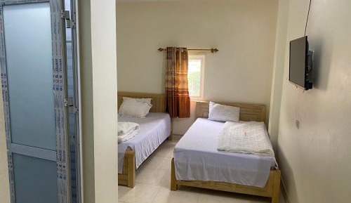 Family Room with Mountain View