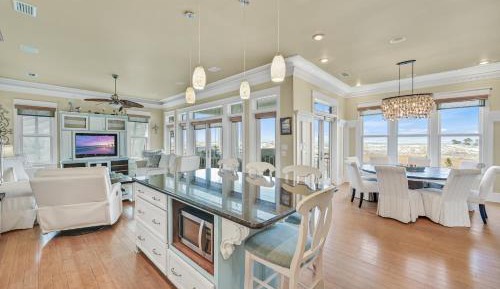 Four-Bedroom Holiday Home