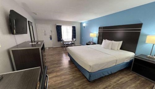 King Room - Non-Smoking