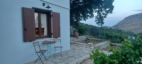 Apartment with Mountain View