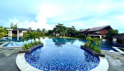 8-Bed Mixed Dormitory Room