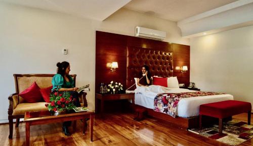 Suite with Mountain View