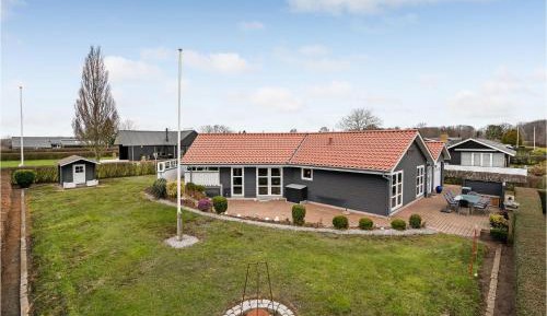 Four-Bedroom Holiday Home