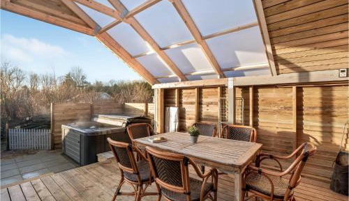 Three-Bedroom Vacation Home 