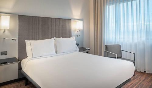 Standard Plus Queen Room