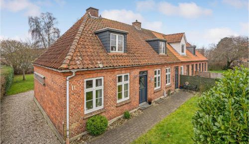 Three-Bedroom Holiday Home 