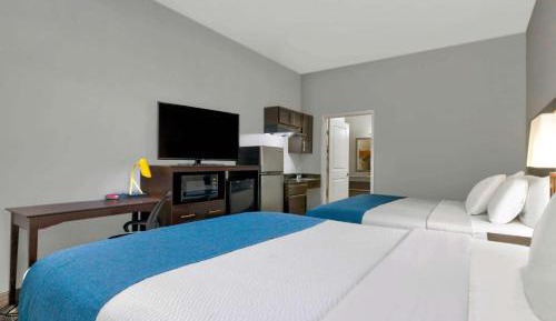 Deluxe Queen Room with Two Queen Beds - Non-Smoking