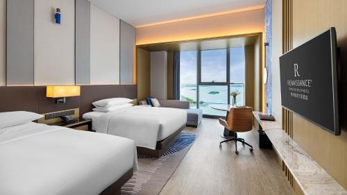 Executive Double Room with Two Double Beds - Club Lounge Access