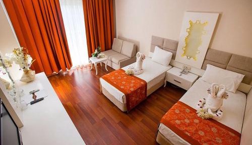 Twin Room with Balcony