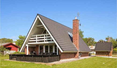 Four-Bedroom Holiday Home