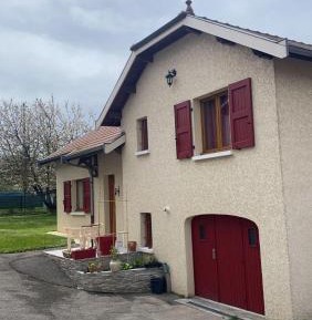 Deluxe Room (2 Adults + 1 Child)