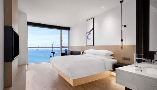Standard Room - Guest room, 1 King, Sea view