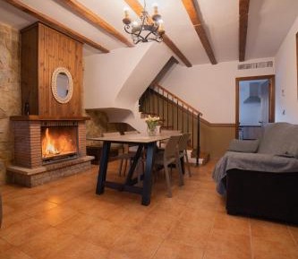 Two-Bedroom House (7 Adults)