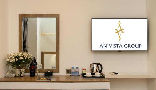 Suite with Mountain View